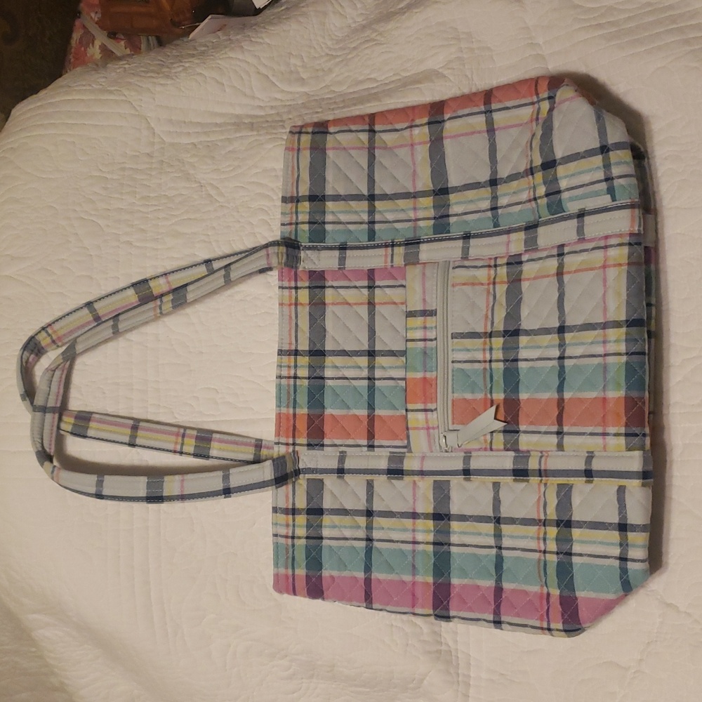 VERA BRADLEY LARGE VERA TOTE in Pastel Plaid